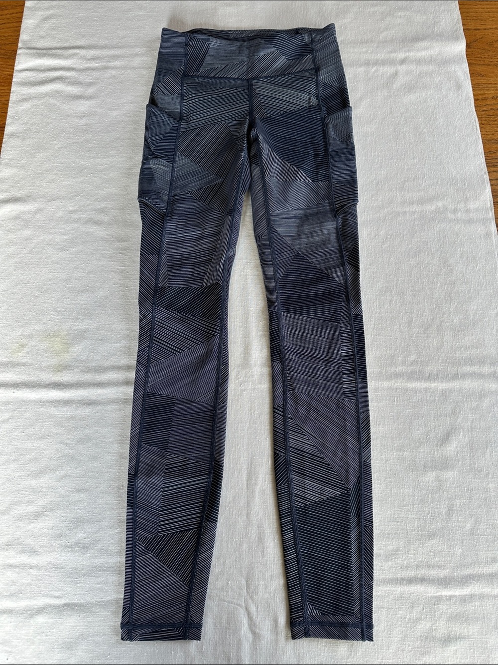 Lululemon Speed Up Tight 2 Etch Hail Midnight Navy